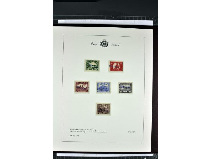 1918/40, enorm umfangreiche und detaillierte Spezialsammlung in neun Bänden, dabei über 200 Marken mit SPECIMEN-Aufdrucken, ü
