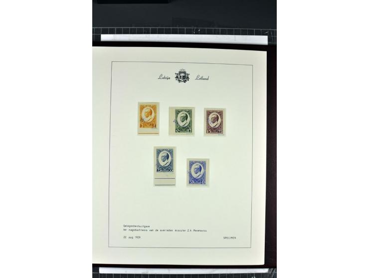 1918/40, enorm umfangreiche und detaillierte Spezialsammlung in neun Bänden, dabei über 200 Marken mit SPECIMEN-Aufdrucken, ü