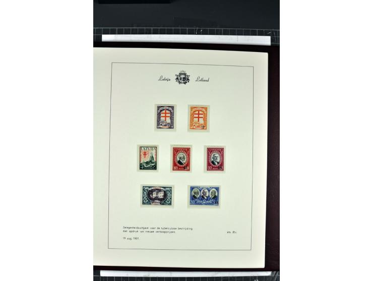 1918/40, enorm umfangreiche und detaillierte Spezialsammlung in neun Bänden, dabei über 200 Marken mit SPECIMEN-Aufdrucken, ü