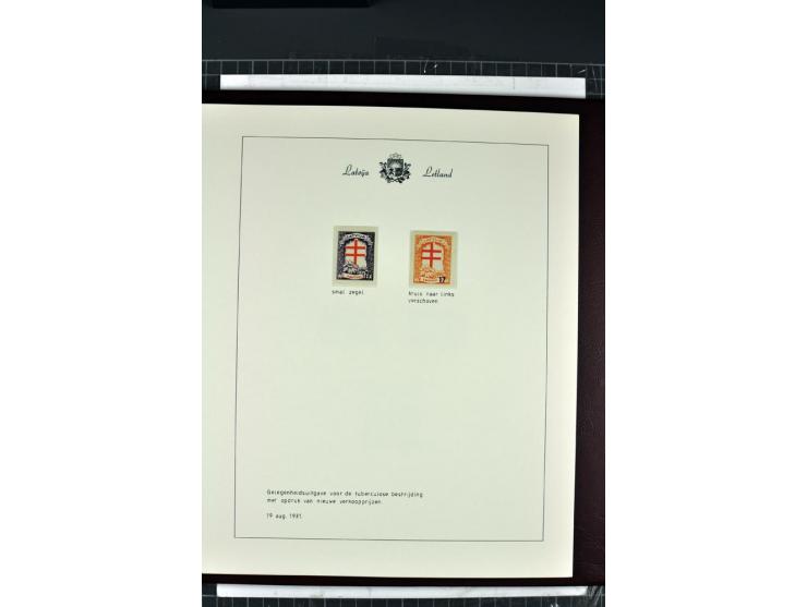 1918/40, enorm umfangreiche und detaillierte Spezialsammlung in neun Bänden, dabei über 200 Marken mit SPECIMEN-Aufdrucken, ü
