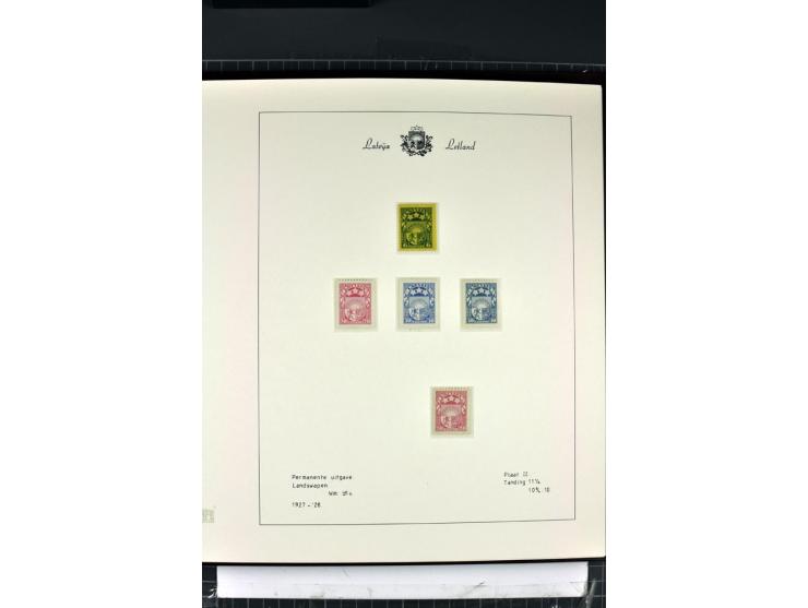 1918/40, enorm umfangreiche und detaillierte Spezialsammlung in neun Bänden, dabei über 200 Marken mit SPECIMEN-Aufdrucken, ü