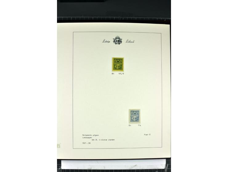 1918/40, enorm umfangreiche und detaillierte Spezialsammlung in neun Bänden, dabei über 200 Marken mit SPECIMEN-Aufdrucken, ü