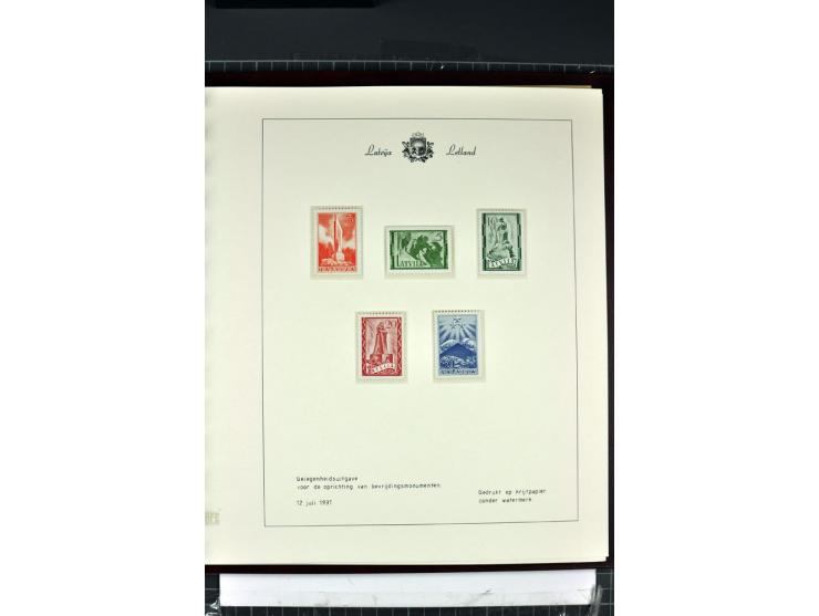 1918/40, enorm umfangreiche und detaillierte Spezialsammlung in neun Bänden, dabei über 200 Marken mit SPECIMEN-Aufdrucken, ü