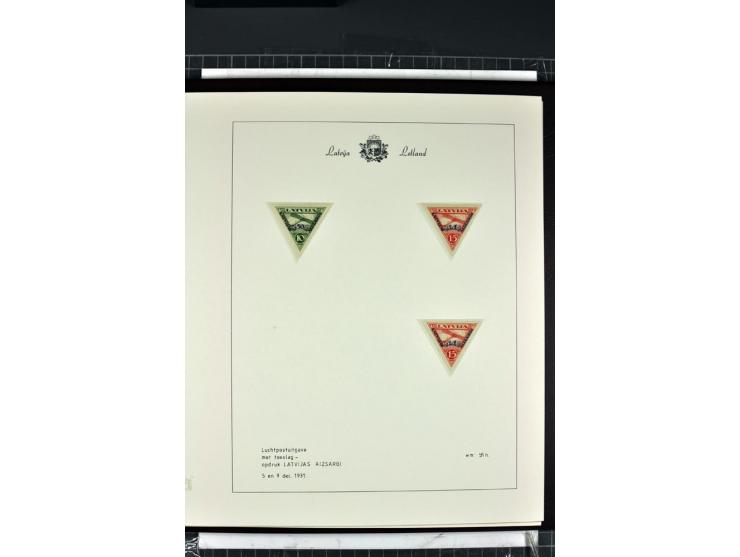 1918/40, enorm umfangreiche und detaillierte Spezialsammlung in neun Bänden, dabei über 200 Marken mit SPECIMEN-Aufdrucken, ü