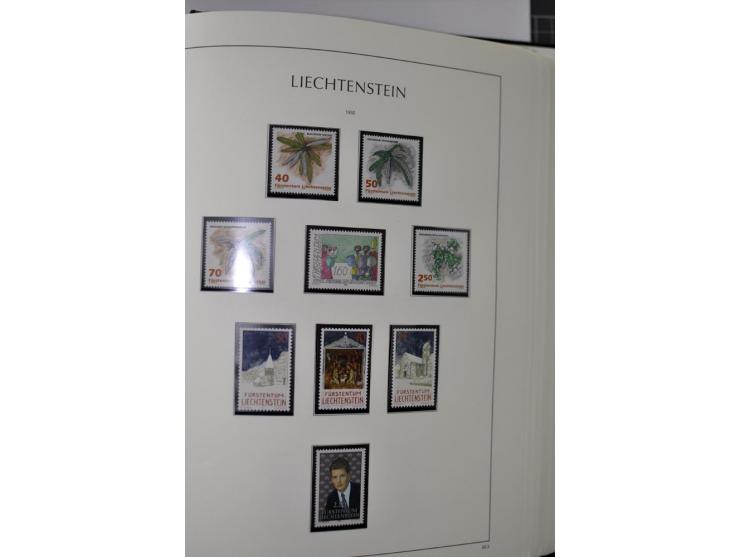 1912/1998, am Anfang meist ungebrauchte und gestempelte Sammlung im Vordruckalbum, später auch bessere und kpl. postfrische A