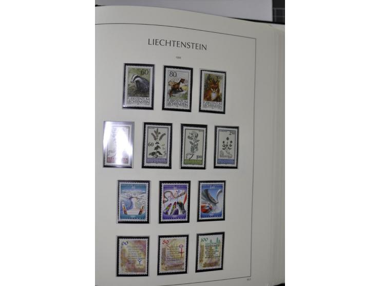1912/1998, am Anfang meist ungebrauchte und gestempelte Sammlung im Vordruckalbum, später auch bessere und kpl. postfrische A