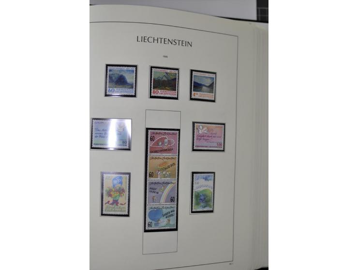 1912/1998, am Anfang meist ungebrauchte und gestempelte Sammlung im Vordruckalbum, später auch bessere und kpl. postfrische A
