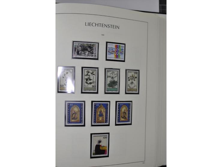 1912/1998, am Anfang meist ungebrauchte und gestempelte Sammlung im Vordruckalbum, später auch bessere und kpl. postfrische A
