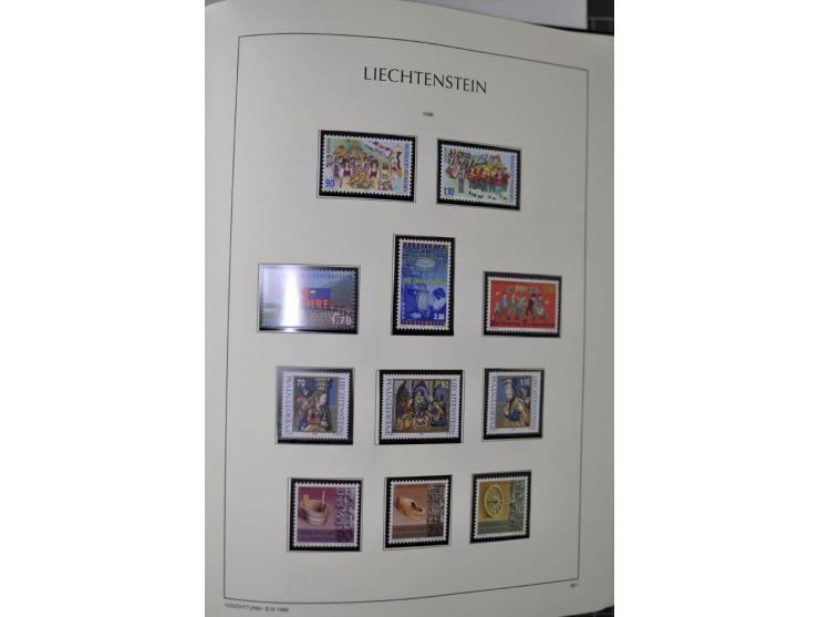 1912/1998, am Anfang meist ungebrauchte und gestempelte Sammlung im Vordruckalbum, später auch bessere und kpl. postfrische A