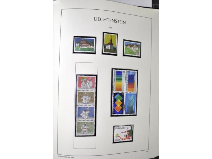 1912/1998, am Anfang meist ungebrauchte und gestempelte Sammlung im Vordruckalbum, später auch bessere und kpl. postfrische A