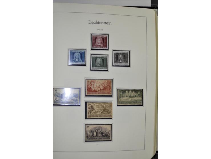 1912/1998, am Anfang meist ungebrauchte und gestempelte Sammlung im Vordruckalbum, später auch bessere und kpl. postfrische A