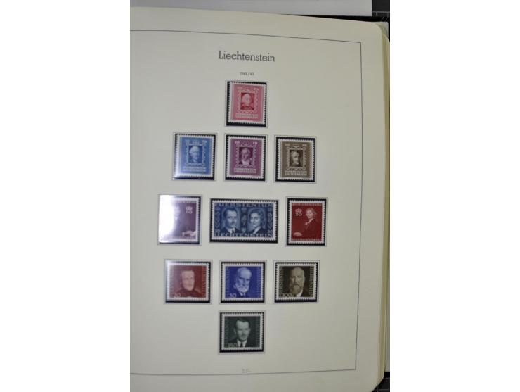 1912/1998, am Anfang meist ungebrauchte und gestempelte Sammlung im Vordruckalbum, später auch bessere und kpl. postfrische A