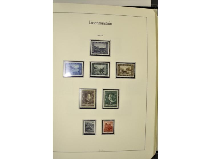 1912/1998, am Anfang meist ungebrauchte und gestempelte Sammlung im Vordruckalbum, später auch bessere und kpl. postfrische A