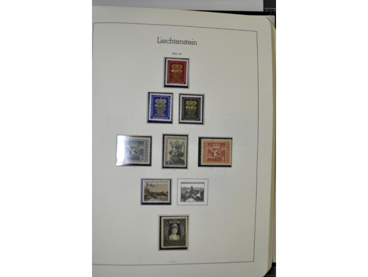 1912/1998, am Anfang meist ungebrauchte und gestempelte Sammlung im Vordruckalbum, später auch bessere und kpl. postfrische A