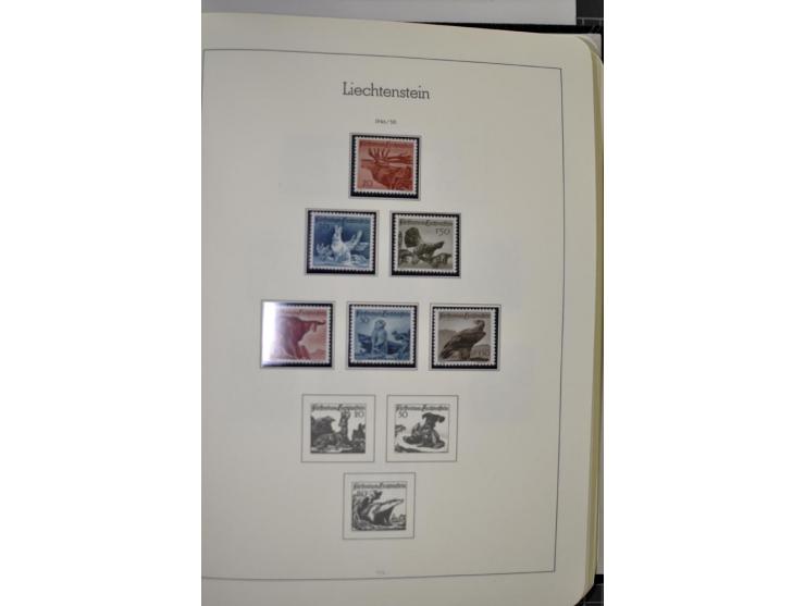 1912/1998, am Anfang meist ungebrauchte und gestempelte Sammlung im Vordruckalbum, später auch bessere und kpl. postfrische A