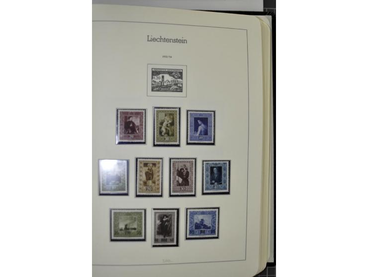 1912/1998, am Anfang meist ungebrauchte und gestempelte Sammlung im Vordruckalbum, später auch bessere und kpl. postfrische A