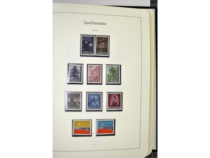 1912/1998, am Anfang meist ungebrauchte und gestempelte Sammlung im Vordruckalbum, später auch bessere und kpl. postfrische A