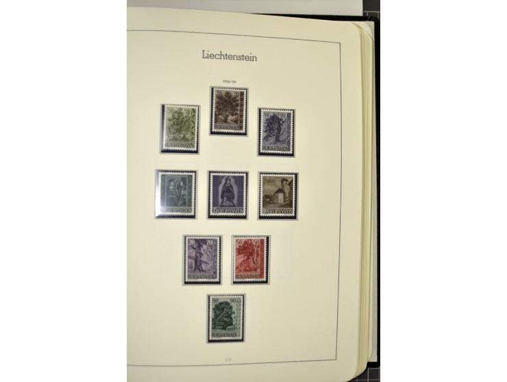 1912/1998, am Anfang meist ungebrauchte und gestempelte Sammlung im Vordruckalbum, später auch bessere und kpl. postfrische A
