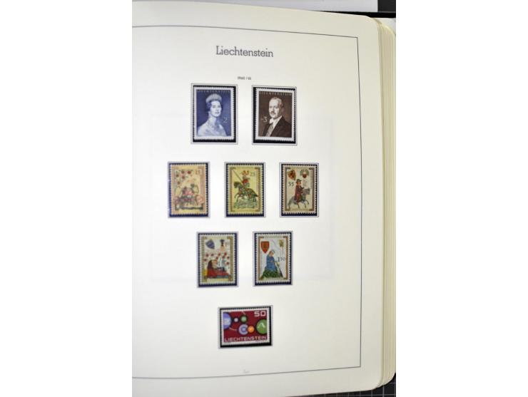1912/1998, am Anfang meist ungebrauchte und gestempelte Sammlung im Vordruckalbum, später auch bessere und kpl. postfrische A
