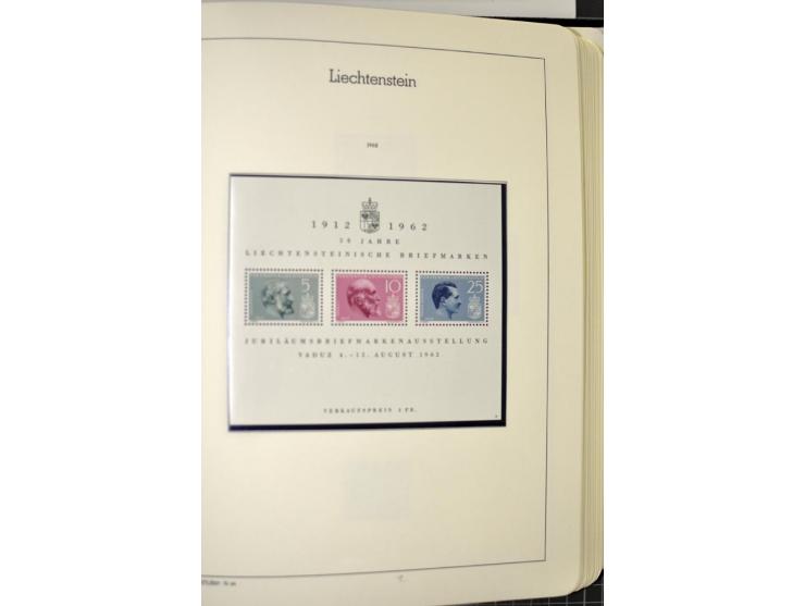 1912/1998, am Anfang meist ungebrauchte und gestempelte Sammlung im Vordruckalbum, später auch bessere und kpl. postfrische A