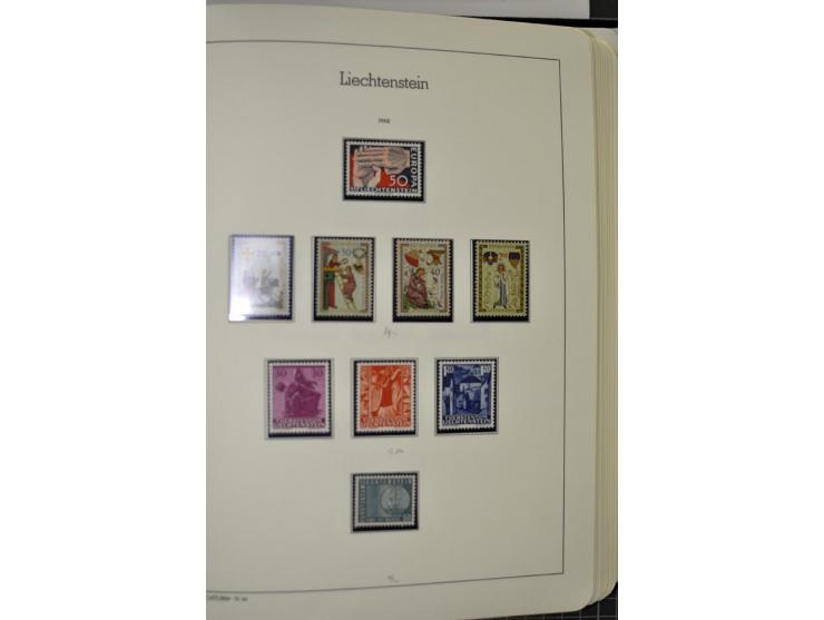 1912/1998, am Anfang meist ungebrauchte und gestempelte Sammlung im Vordruckalbum, später auch bessere und kpl. postfrische A