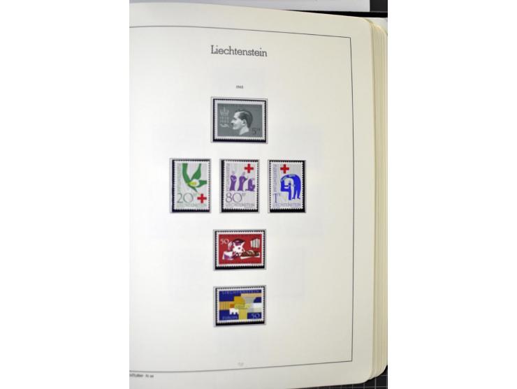 1912/1998, am Anfang meist ungebrauchte und gestempelte Sammlung im Vordruckalbum, später auch bessere und kpl. postfrische A