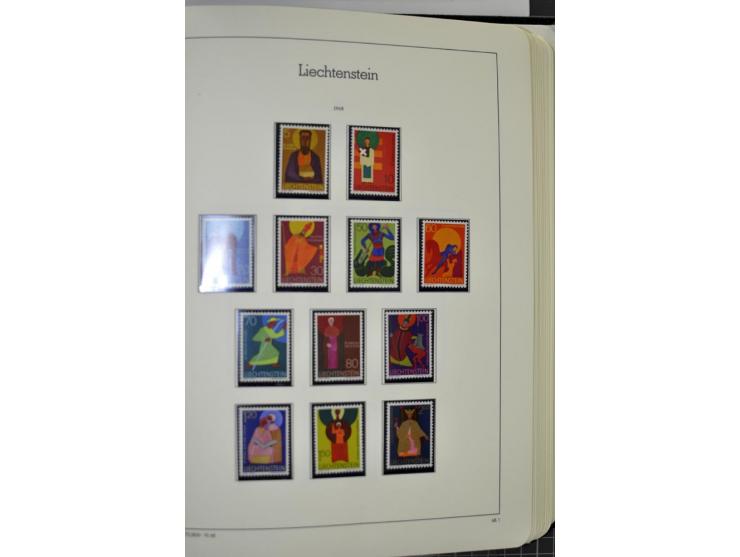 1912/1998, am Anfang meist ungebrauchte und gestempelte Sammlung im Vordruckalbum, später auch bessere und kpl. postfrische A