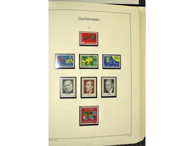 1912/1998, am Anfang meist ungebrauchte und gestempelte Sammlung im Vordruckalbum, später auch bessere und kpl. postfrische A