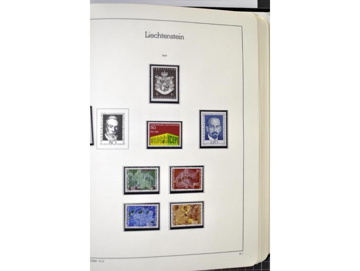 1912/1998, am Anfang meist ungebrauchte und gestempelte Sammlung im Vordruckalbum, später auch bessere und kpl. postfrische A