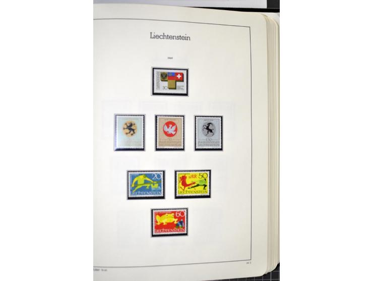 1912/1998, am Anfang meist ungebrauchte und gestempelte Sammlung im Vordruckalbum, später auch bessere und kpl. postfrische A