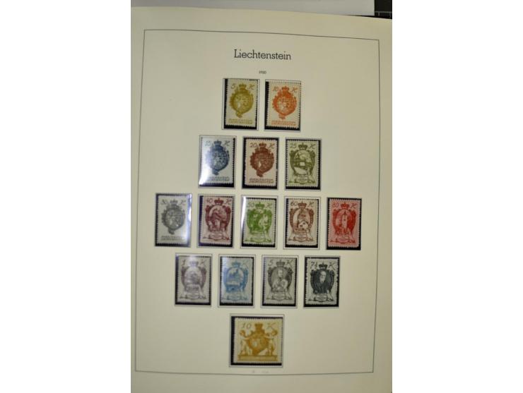 1912/1998, am Anfang meist ungebrauchte und gestempelte Sammlung im Vordruckalbum, später auch bessere und kpl. postfrische A