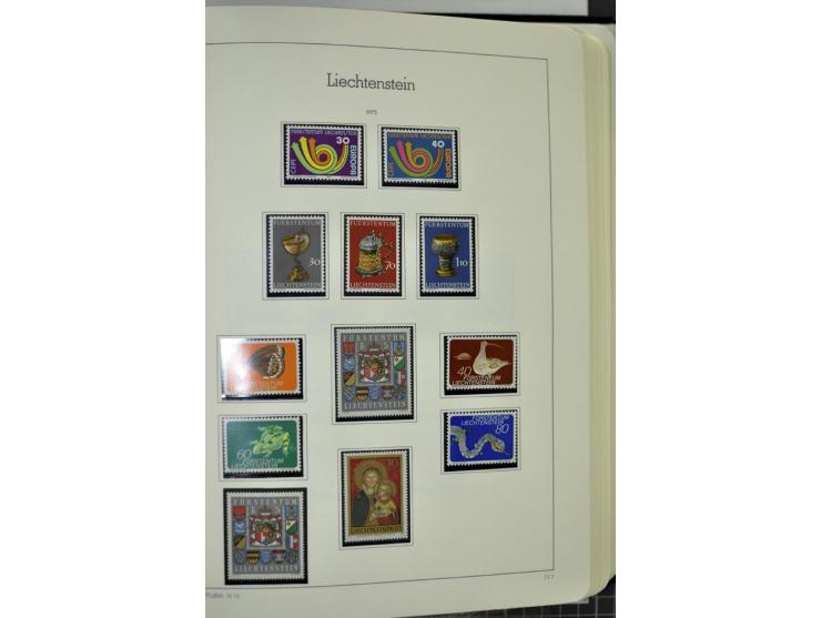 1912/1998, am Anfang meist ungebrauchte und gestempelte Sammlung im Vordruckalbum, später auch bessere und kpl. postfrische A