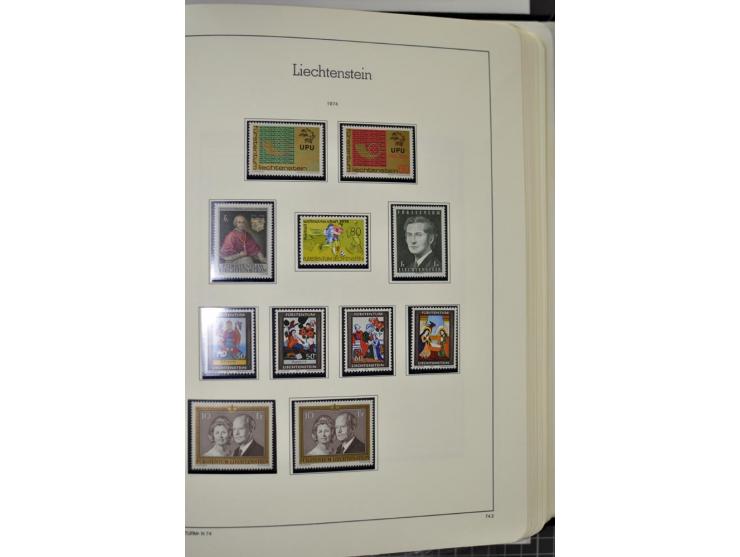 1912/1998, am Anfang meist ungebrauchte und gestempelte Sammlung im Vordruckalbum, später auch bessere und kpl. postfrische A