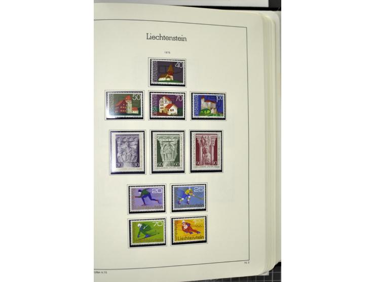 1912/1998, am Anfang meist ungebrauchte und gestempelte Sammlung im Vordruckalbum, später auch bessere und kpl. postfrische A