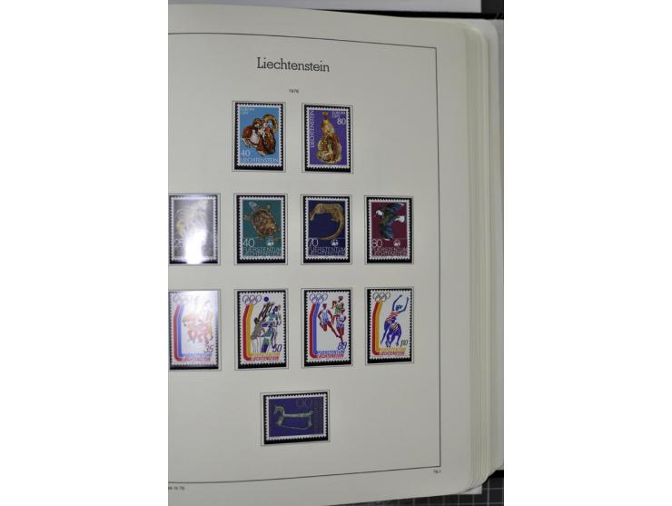 1912/1998, am Anfang meist ungebrauchte und gestempelte Sammlung im Vordruckalbum, später auch bessere und kpl. postfrische A