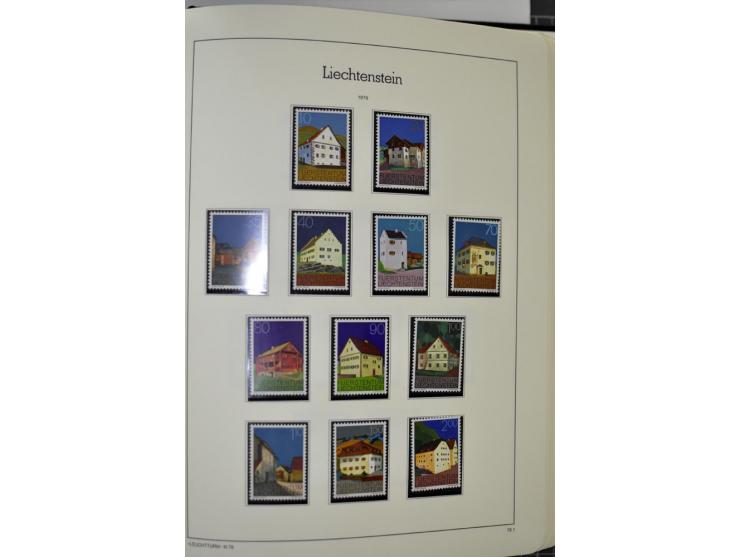 1912/1998, am Anfang meist ungebrauchte und gestempelte Sammlung im Vordruckalbum, später auch bessere und kpl. postfrische A