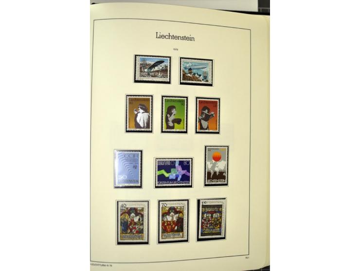 1912/1998, am Anfang meist ungebrauchte und gestempelte Sammlung im Vordruckalbum, später auch bessere und kpl. postfrische A