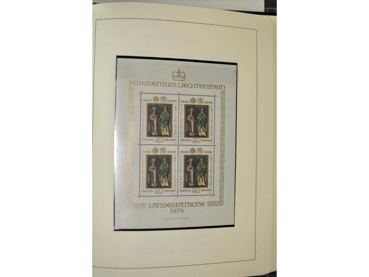 1912/1998, am Anfang meist ungebrauchte und gestempelte Sammlung im Vordruckalbum, später auch bessere und kpl. postfrische A