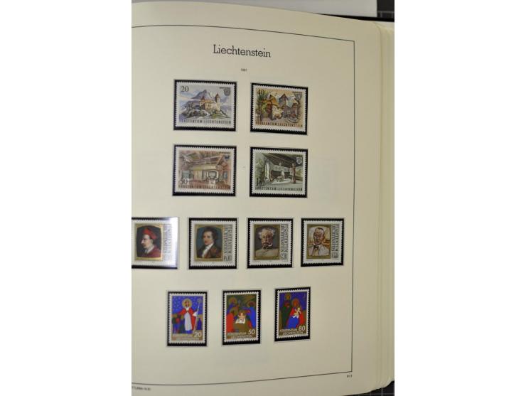 1912/1998, am Anfang meist ungebrauchte und gestempelte Sammlung im Vordruckalbum, später auch bessere und kpl. postfrische A
