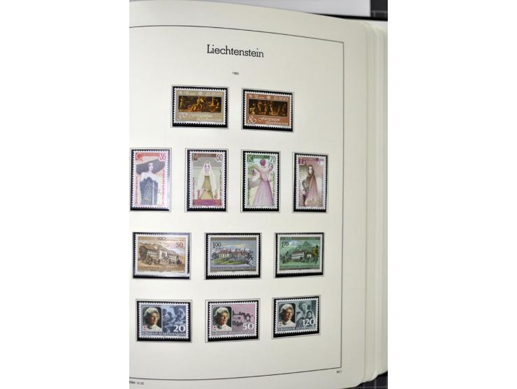 1912/1998, am Anfang meist ungebrauchte und gestempelte Sammlung im Vordruckalbum, später auch bessere und kpl. postfrische A