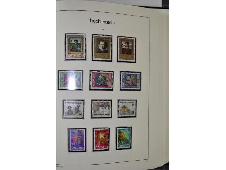 1912/1998, am Anfang meist ungebrauchte und gestempelte Sammlung im Vordruckalbum, später auch bessere und kpl. postfrische A