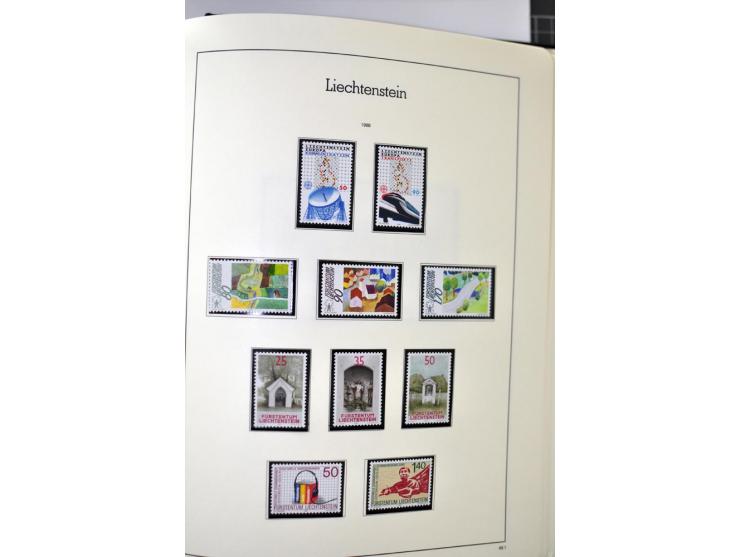 1912/1998, am Anfang meist ungebrauchte und gestempelte Sammlung im Vordruckalbum, später auch bessere und kpl. postfrische A
