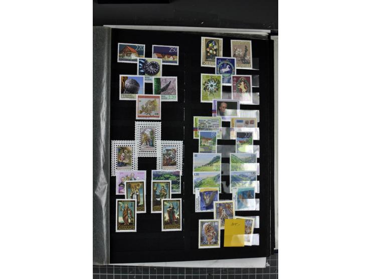 1971/2011, postfrische Sammlung im Einsteckbuch