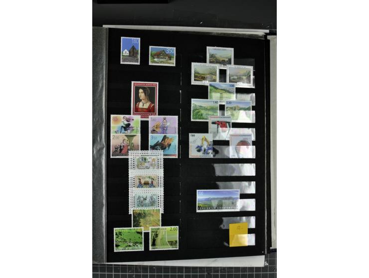 1971/2011, postfrische Sammlung im Einsteckbuch