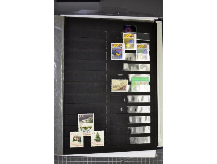 1971/2011, postfrische Sammlung im Einsteckbuch