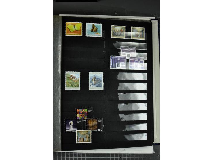 1971/2011, postfrische Sammlung im Einsteckbuch