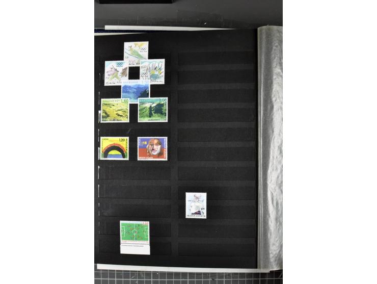1971/2011, postfrische Sammlung im Einsteckbuch