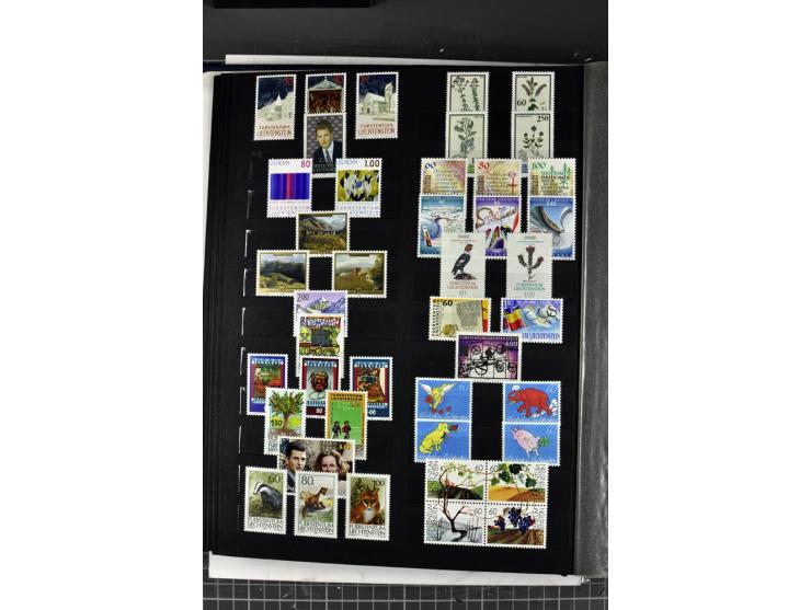 1971/2011, postfrische Sammlung im Einsteckbuch