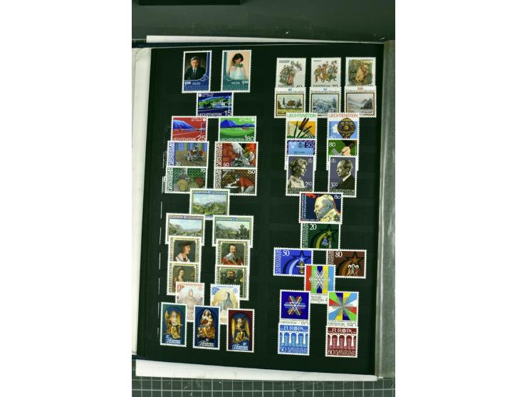 1971/2011, postfrische Sammlung im Einsteckbuch