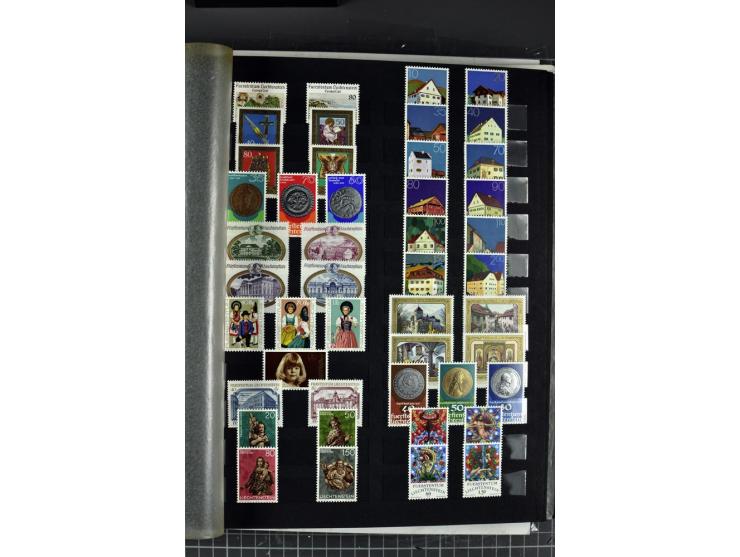 1971/2011, postfrische Sammlung im Einsteckbuch